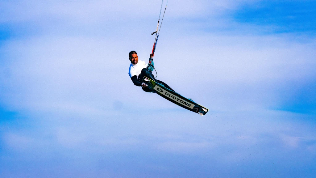 8 Days / 7 Nights Camp + 10H Kitesurf